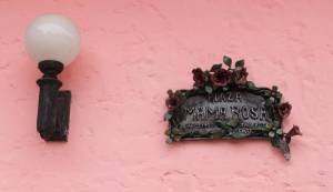 Detalle de la Plaza Mama Rosa  Lago Lindo