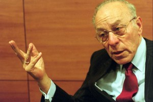 Luis Macchiavello fue embajador en Japón al comienzo del régimen de Fujimori y después de la caida de éste (Foto: La República).