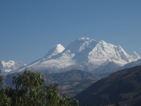 El Huascaran la 5ª montaña mas alta de América del Sur, en la cordillera blanca de Perú